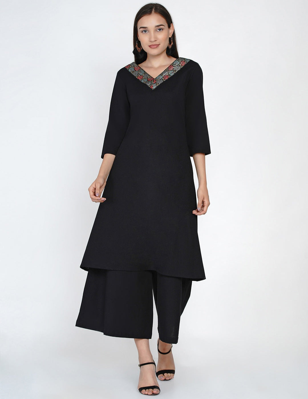 Black V-neck jacquard lace kurta