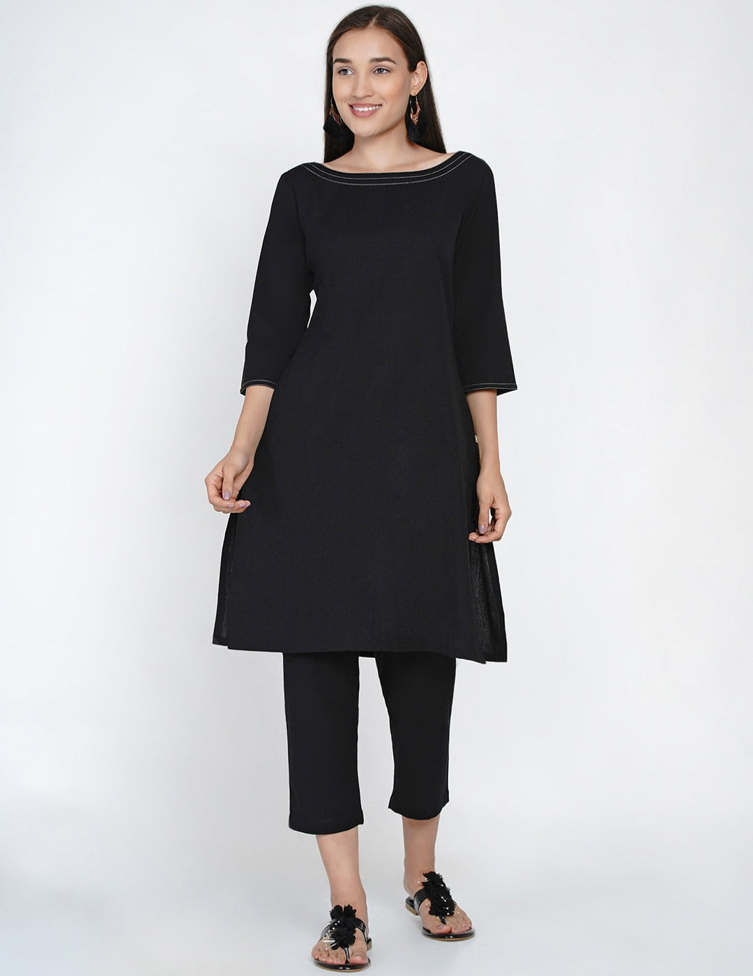 Black contrast-stitched lace kurta