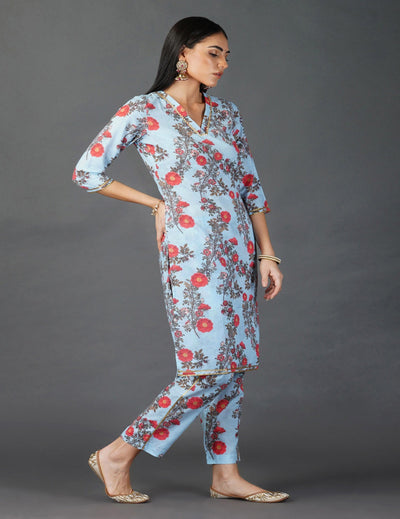 Digital Printed Straight Kurta Paired with Straight Pants (Set of 2)