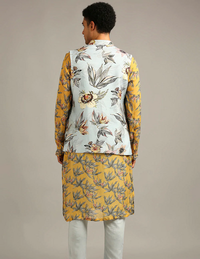 Anthia Floral Printed Bundi With Kurta Set