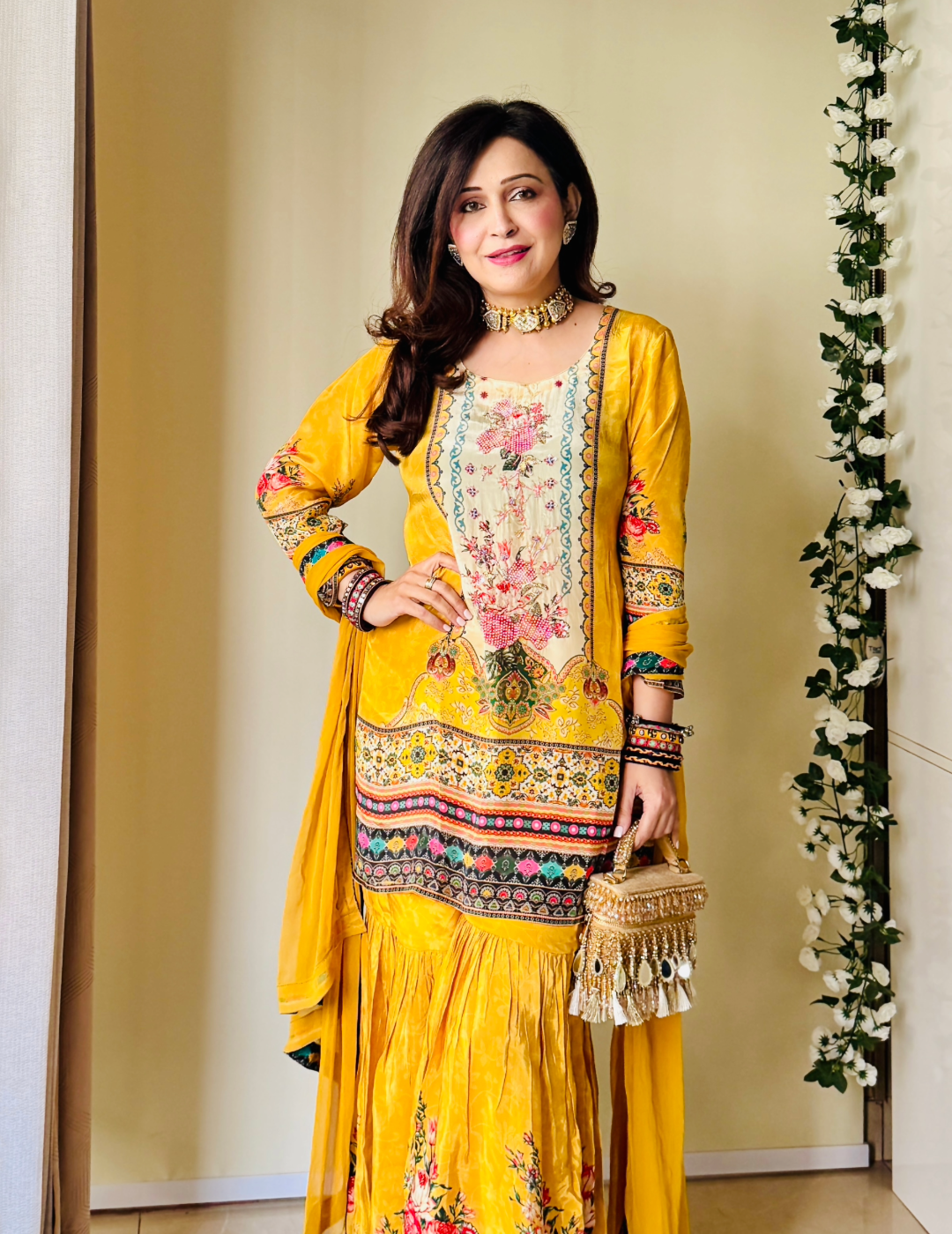 粉色 &amp; 金色 Cape Dhoti 套装