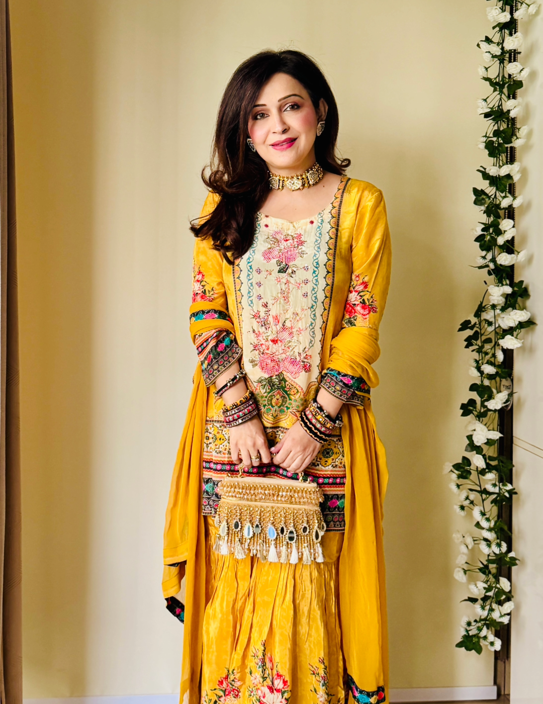 粉色 &amp; 金色 Cape Dhoti 套装