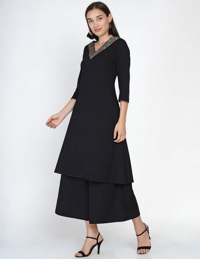 Black V-neck jacquard lace kurta