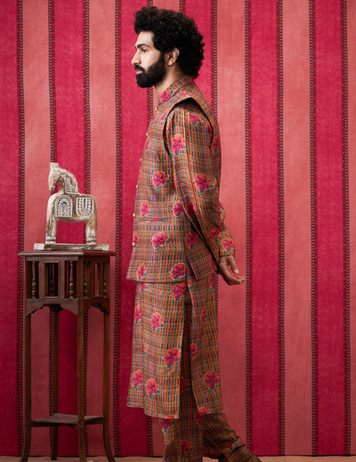 Adah Embroidered Bundi With Kurta Set