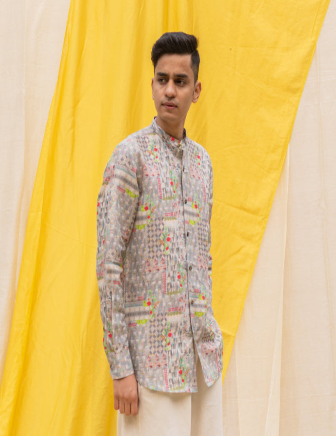 粉色 &amp; 金色 Cape Dhoti 套装