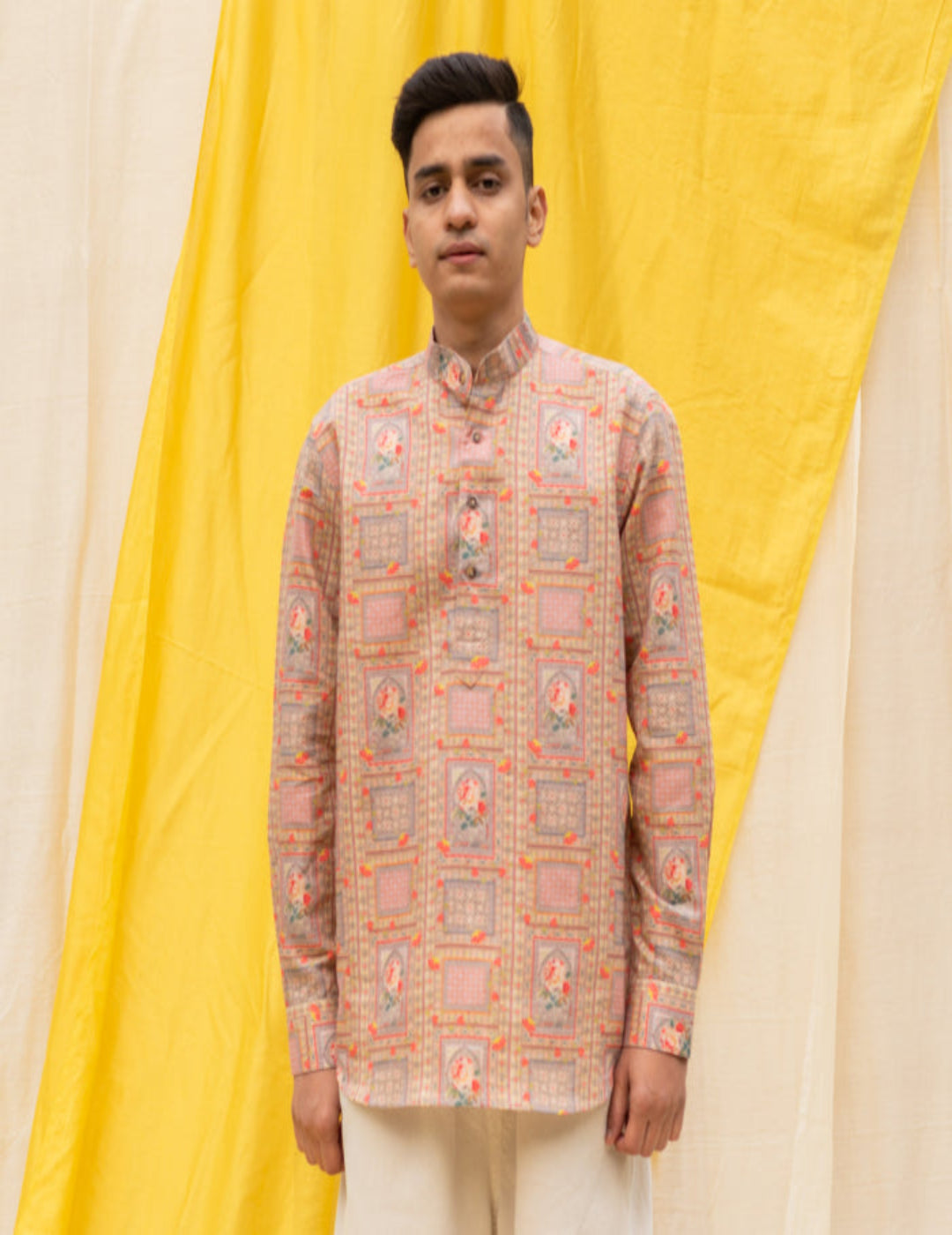 粉色 &amp; 金色 Cape Dhoti 套装