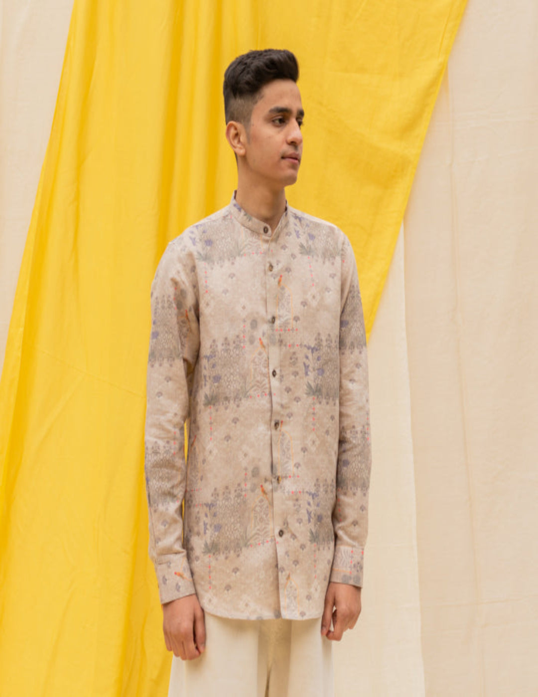 粉色 &amp; 金色 Cape Dhoti 套装