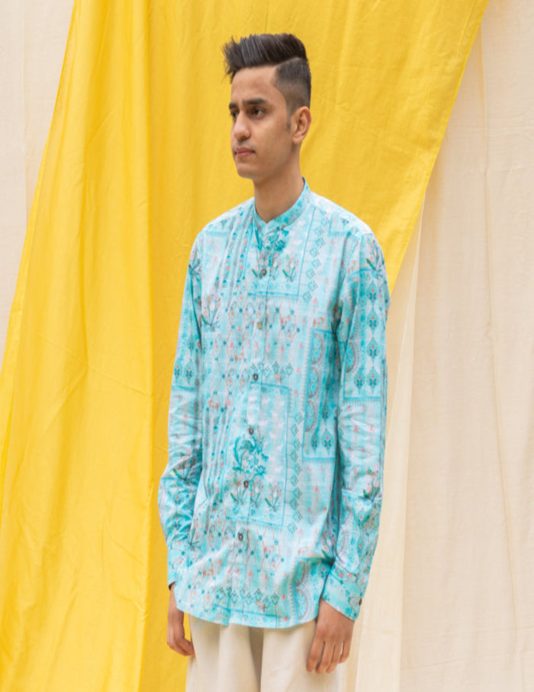粉色 &amp; 金色 Cape Dhoti 套装
