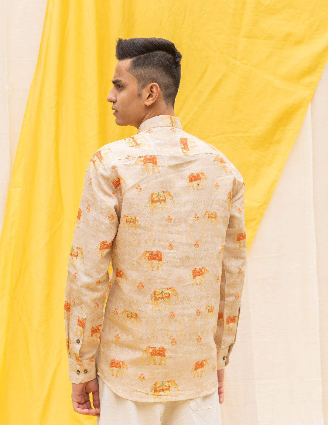 粉色 &amp; 金色 Cape Dhoti 套装