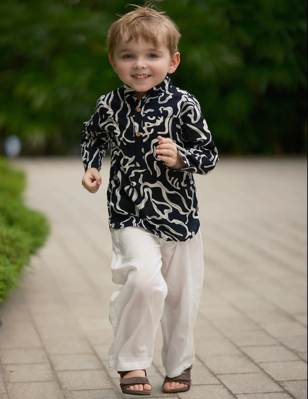 Iman Boys Short Kurta in Patterned Black