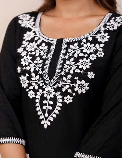 黑色 Chikankari 短款 Kurti