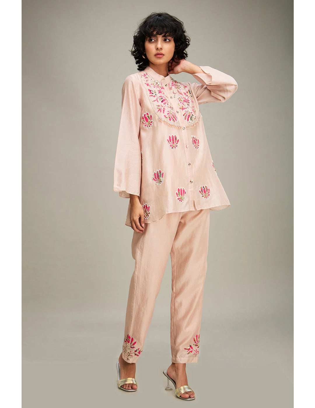 粉色 &amp; 金色 Cape Dhoti 套装