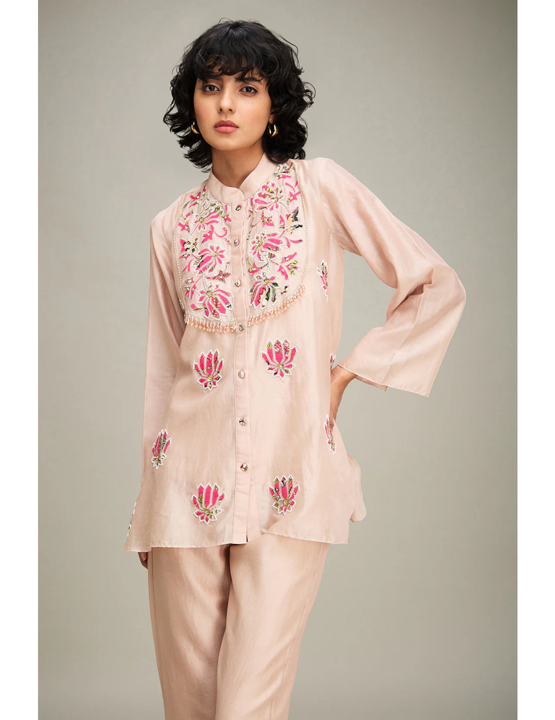 粉色 &amp; 金色 Cape Dhoti 套装