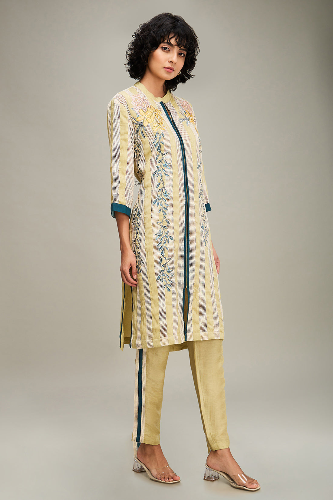 Zinnia Applique Kurta Set