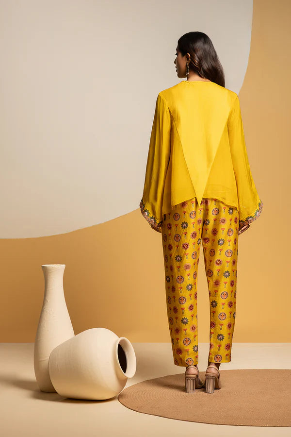 粉色 &amp; 金色 Cape Dhoti 套装