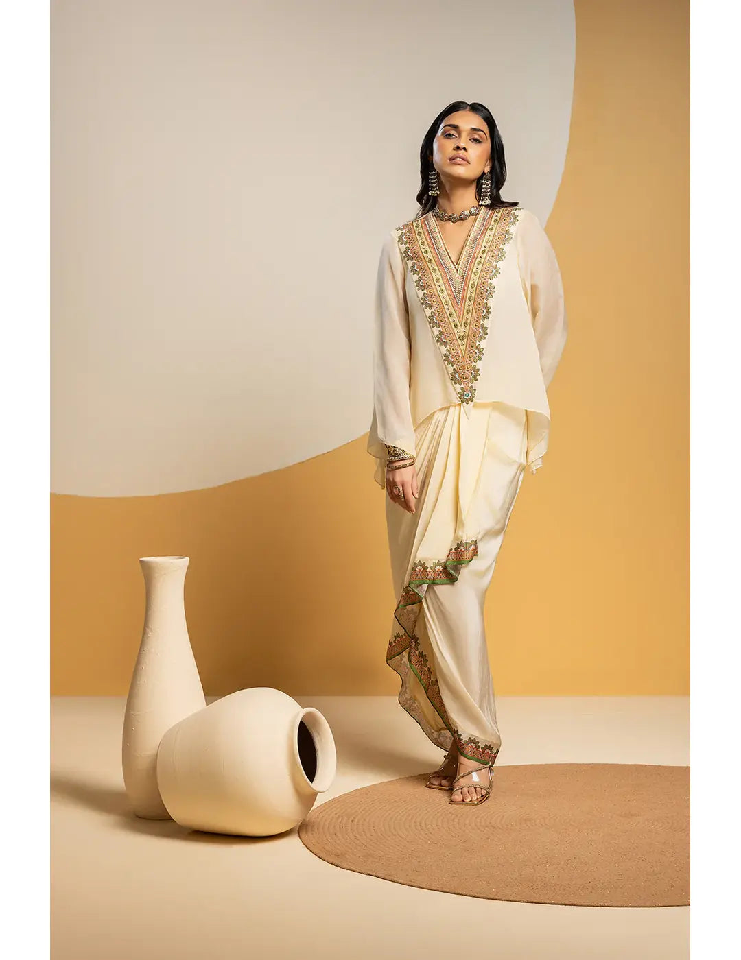 粉色 &amp; 金色 Cape Dhoti 套装