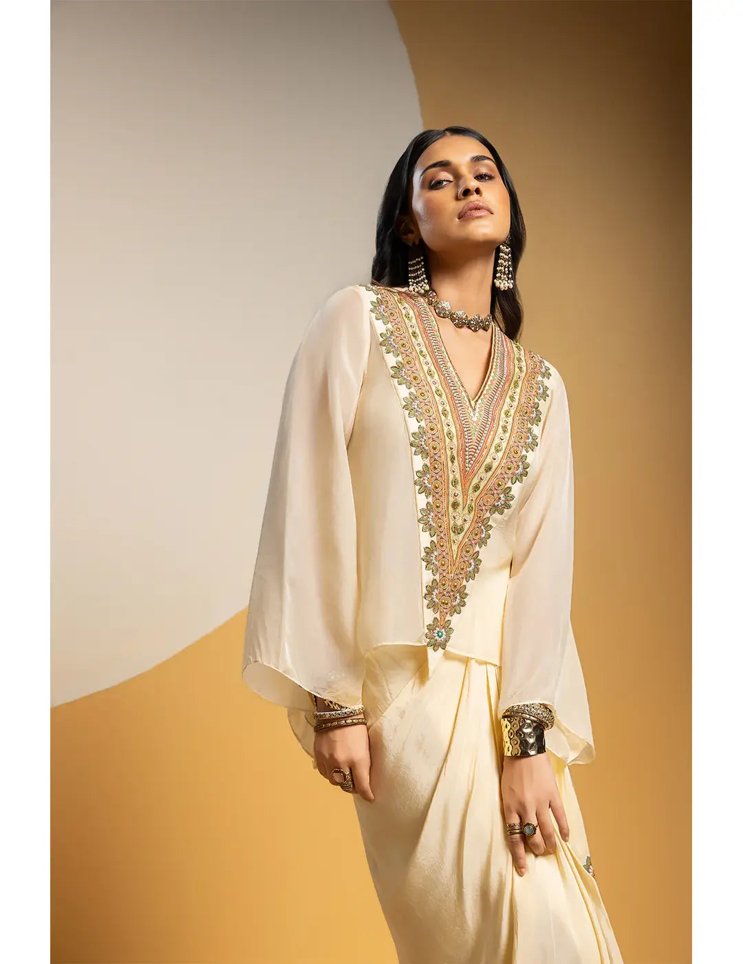 粉色 &amp; 金色 Cape Dhoti 套装