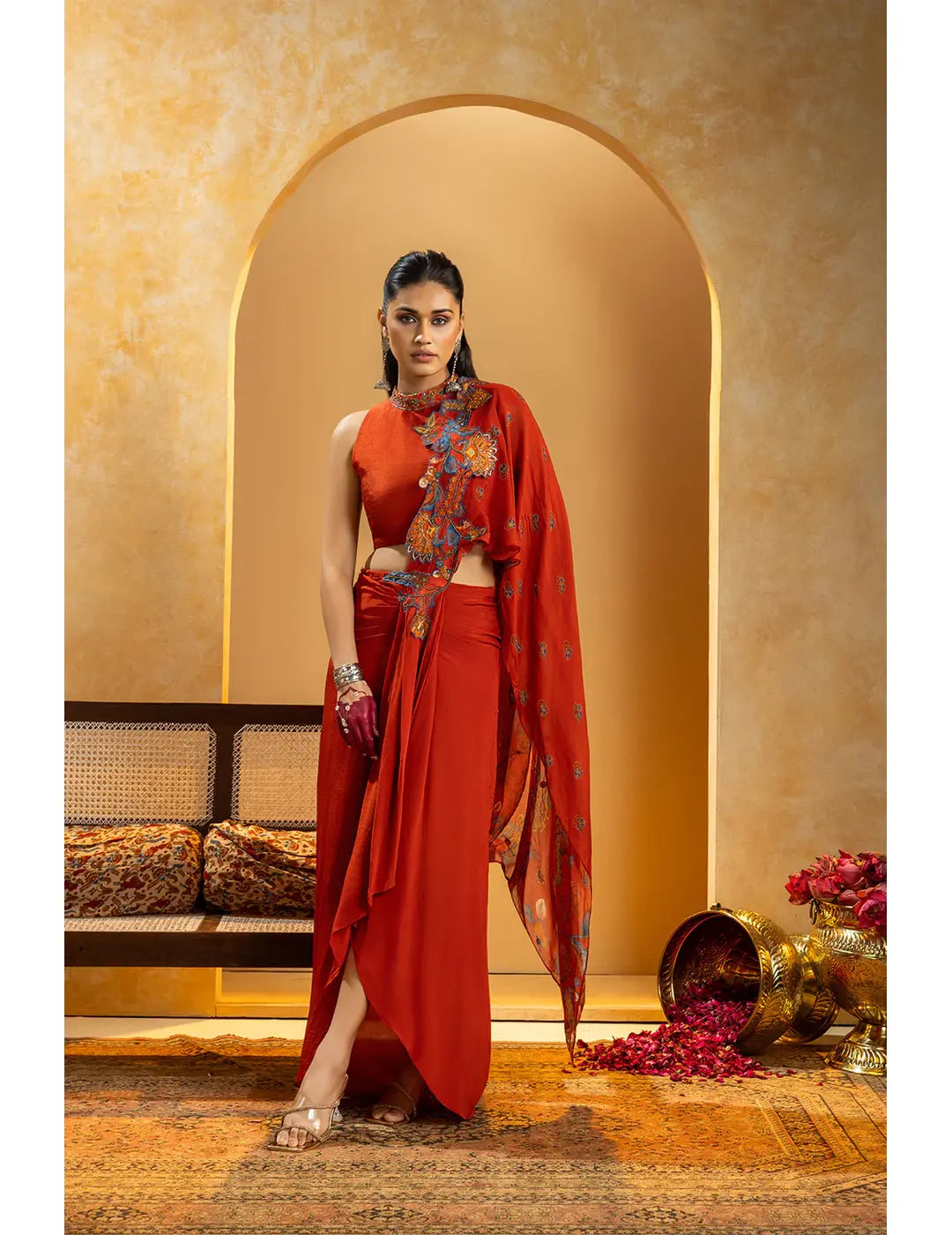 粉色 &amp; 金色 Cape Dhoti 套装