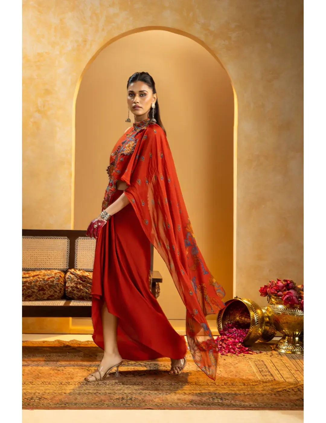 粉色 &amp; 金色 Cape Dhoti 套装