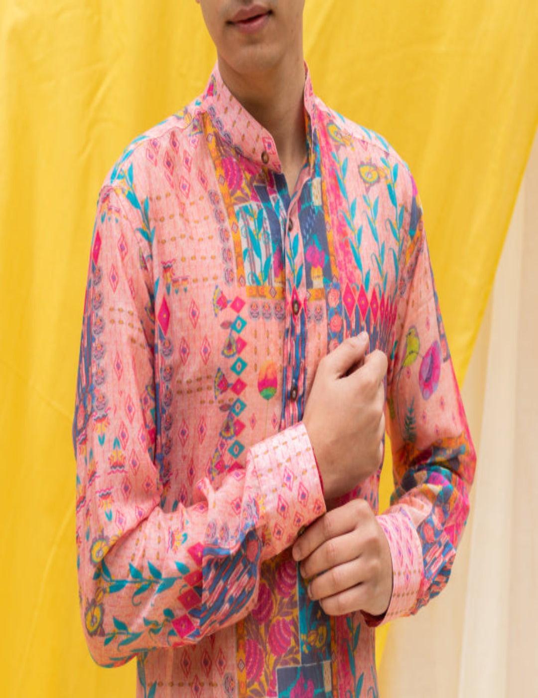 粉色 &amp; 金色 Cape Dhoti 套装