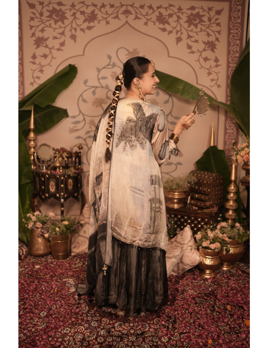 The Boozy Button Gajar Ka Halwa Black Cotton Silk Kurta Pant Dupatta