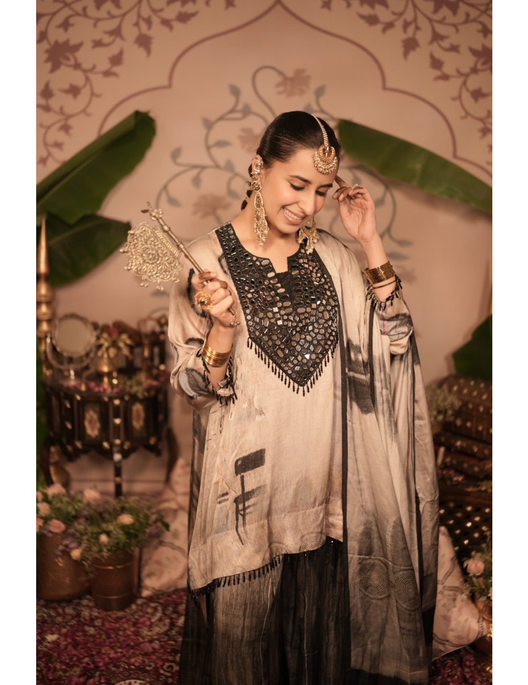 The Boozy Button Gajar Ka Halwa Black Cotton Silk Kurta Pant Dupatta