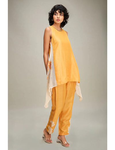 粉色 &amp; 金色 Cape Dhoti 套装