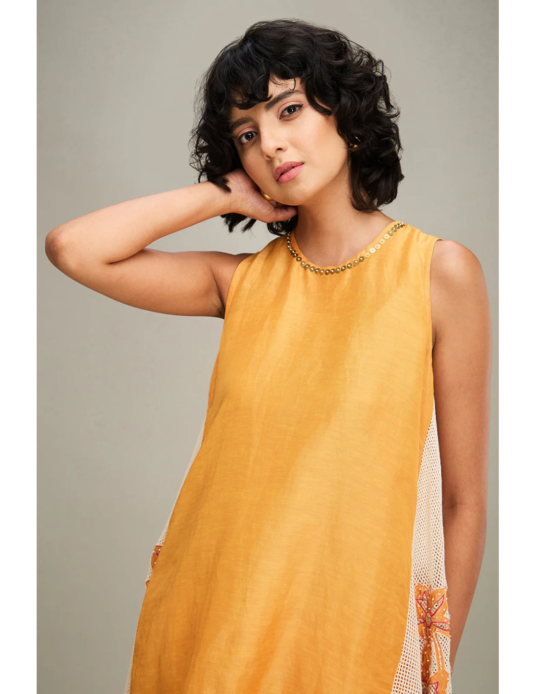 粉色 &amp; 金色 Cape Dhoti 套装