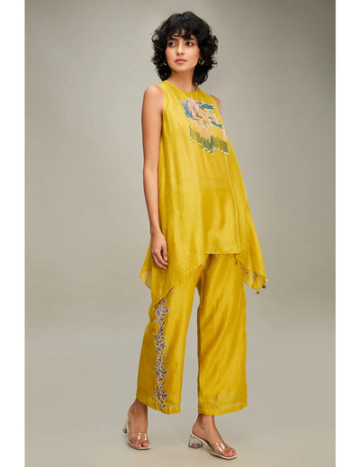 粉色 &amp; 金色 Cape Dhoti 套装