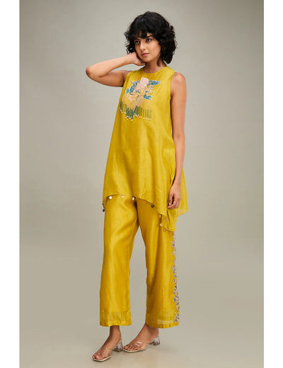 粉色 &amp; 金色 Cape Dhoti 套装