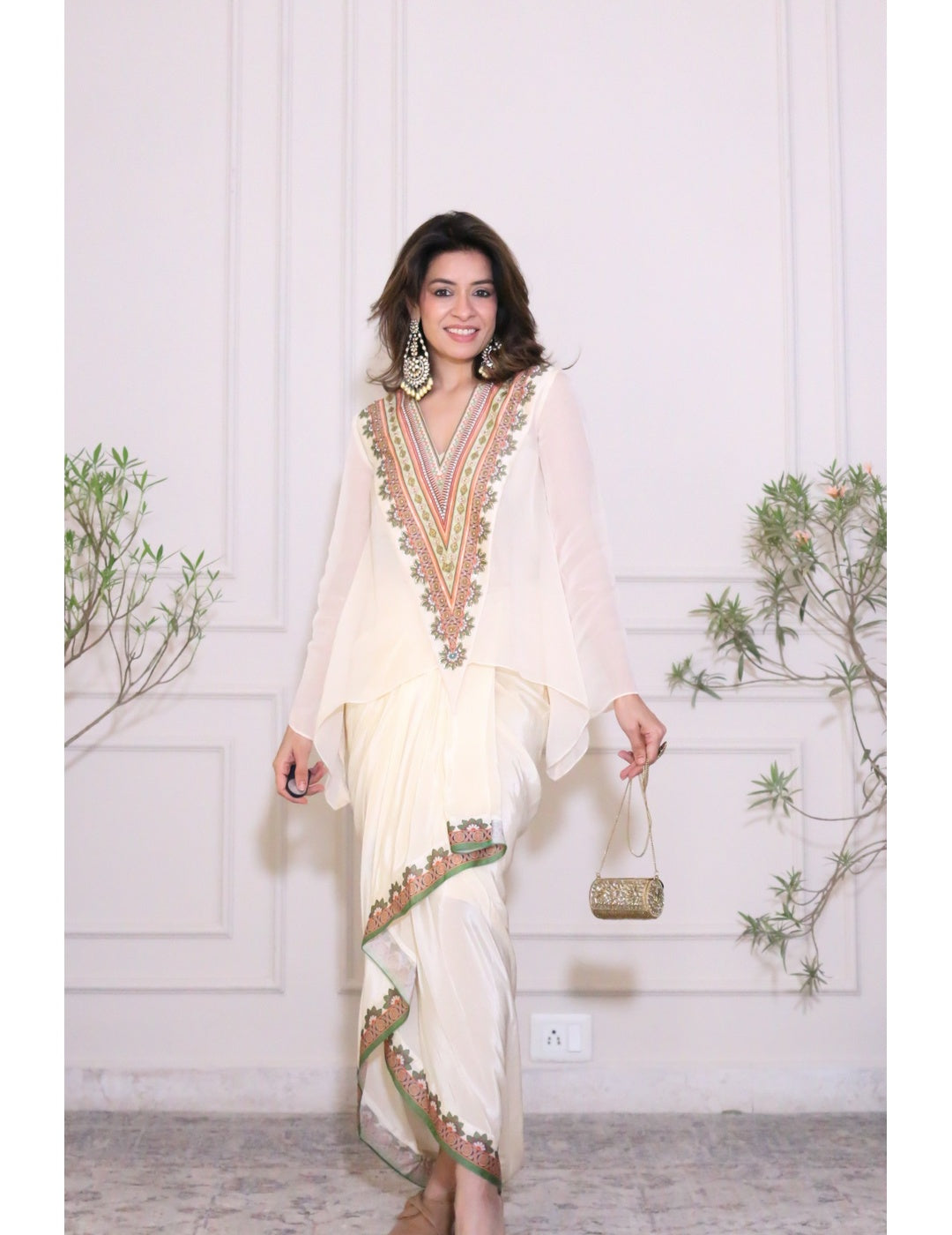 粉色 &amp; 金色 Cape Dhoti 套装