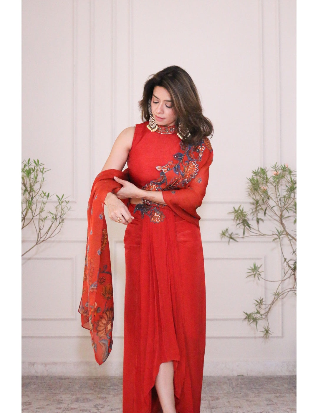 粉色 &amp; 金色 Cape Dhoti 套装