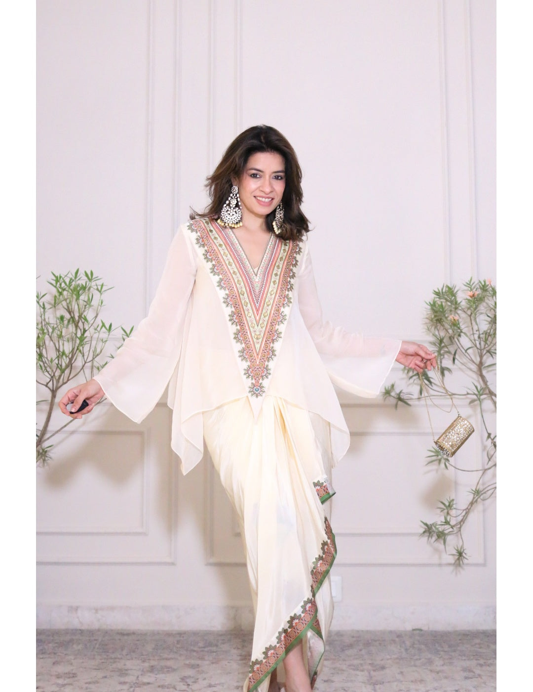 粉色 &amp; 金色 Cape Dhoti 套装