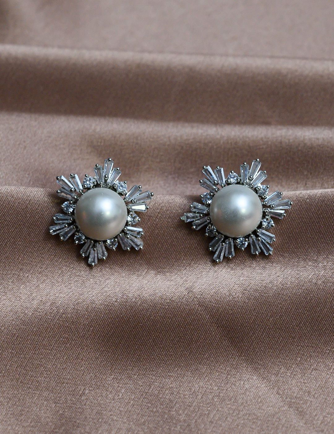 Rounded Pearl Earrings